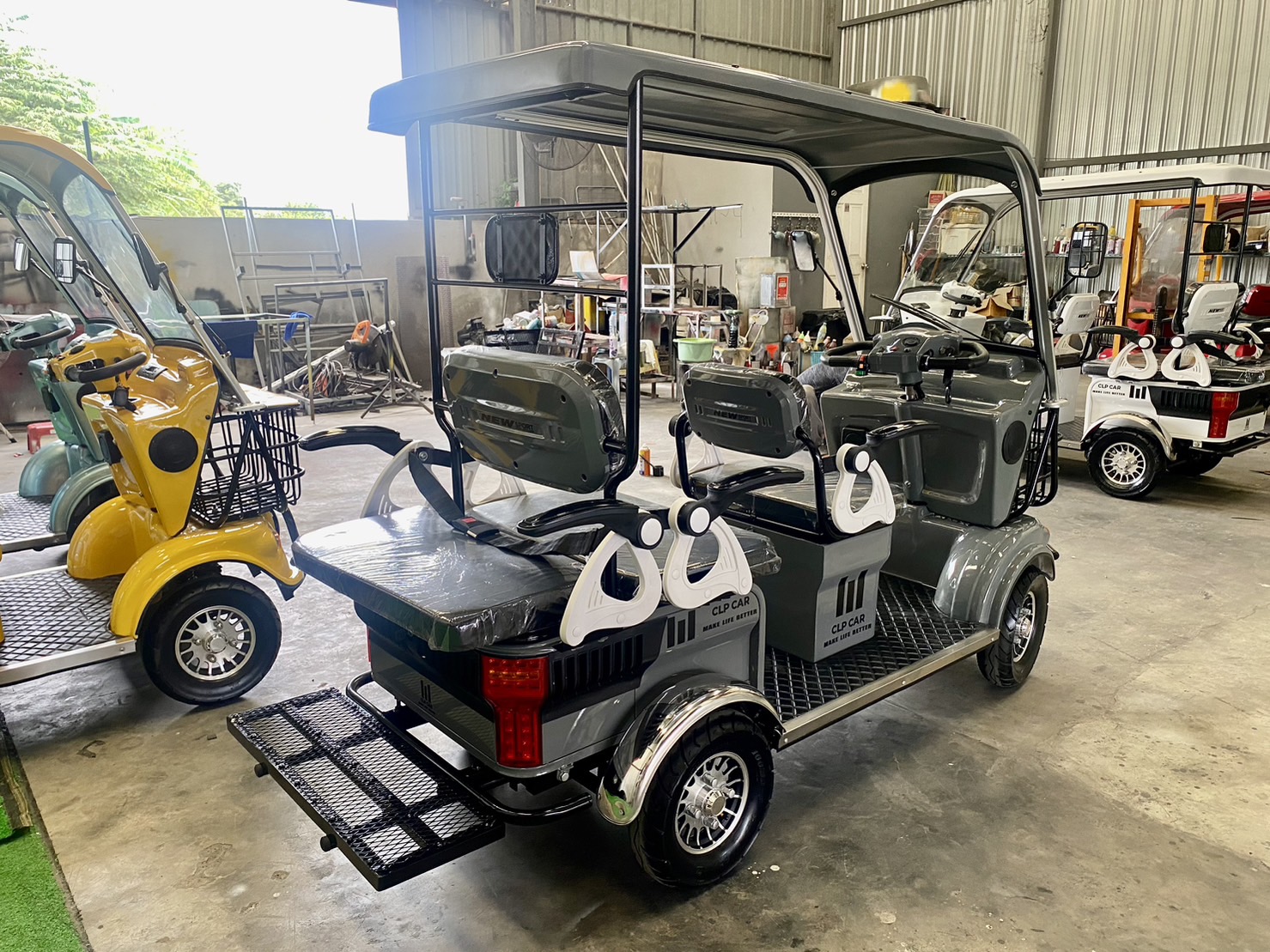 รถไฟฟ้า 4 ล้อ รุ่น M-01T 4-5 ที่นั่ง สีเทา