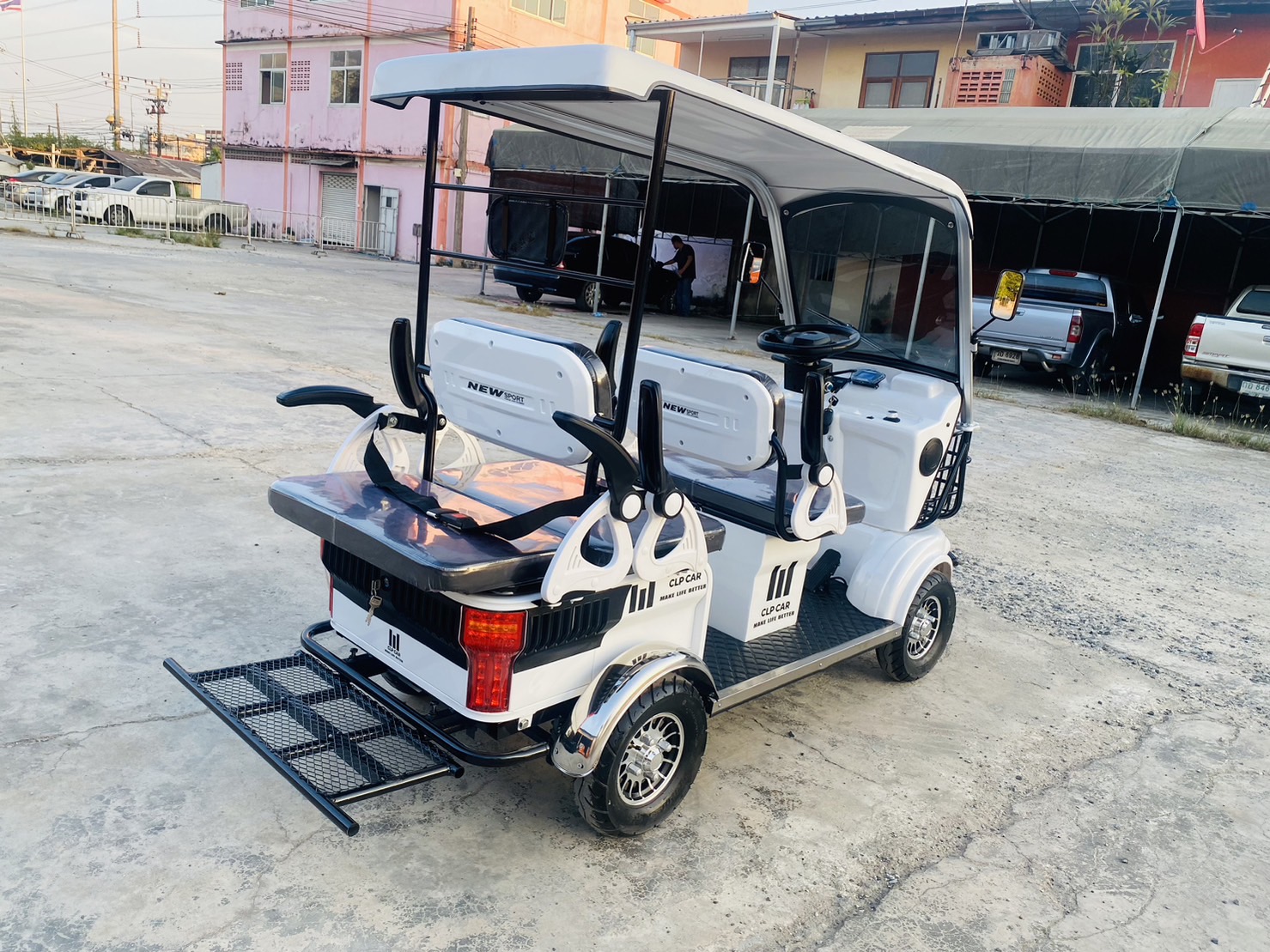 รถกอล์ฟไฟฟ้า 4 ล้อ 6 ที่นั่ง รุ่น M-04T ขับแบบพวงมาลัย