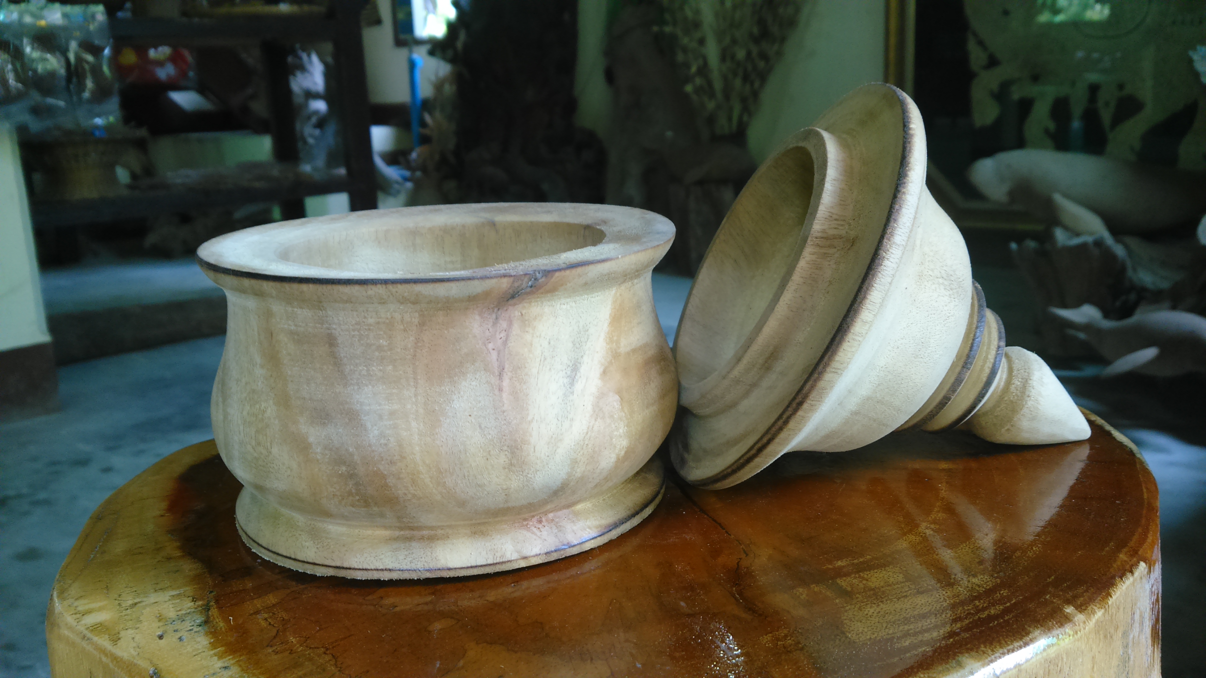 ถ้วย ทรงเบญจรงค์ ไม้เทพทาโร