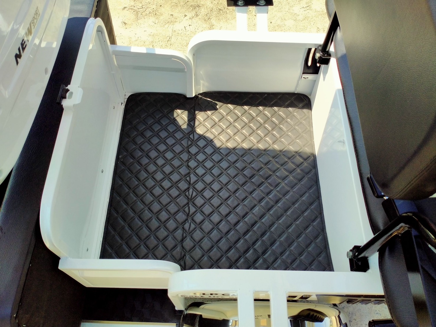 รถไฟฟ้า 4 ล้อ 6 ที่นั่ง (คนไซส์ใหญ่) รุ่น M-01ฺB BIG PLUS ยี่ห้อ CLP CAR ขับแฮนด์บิด