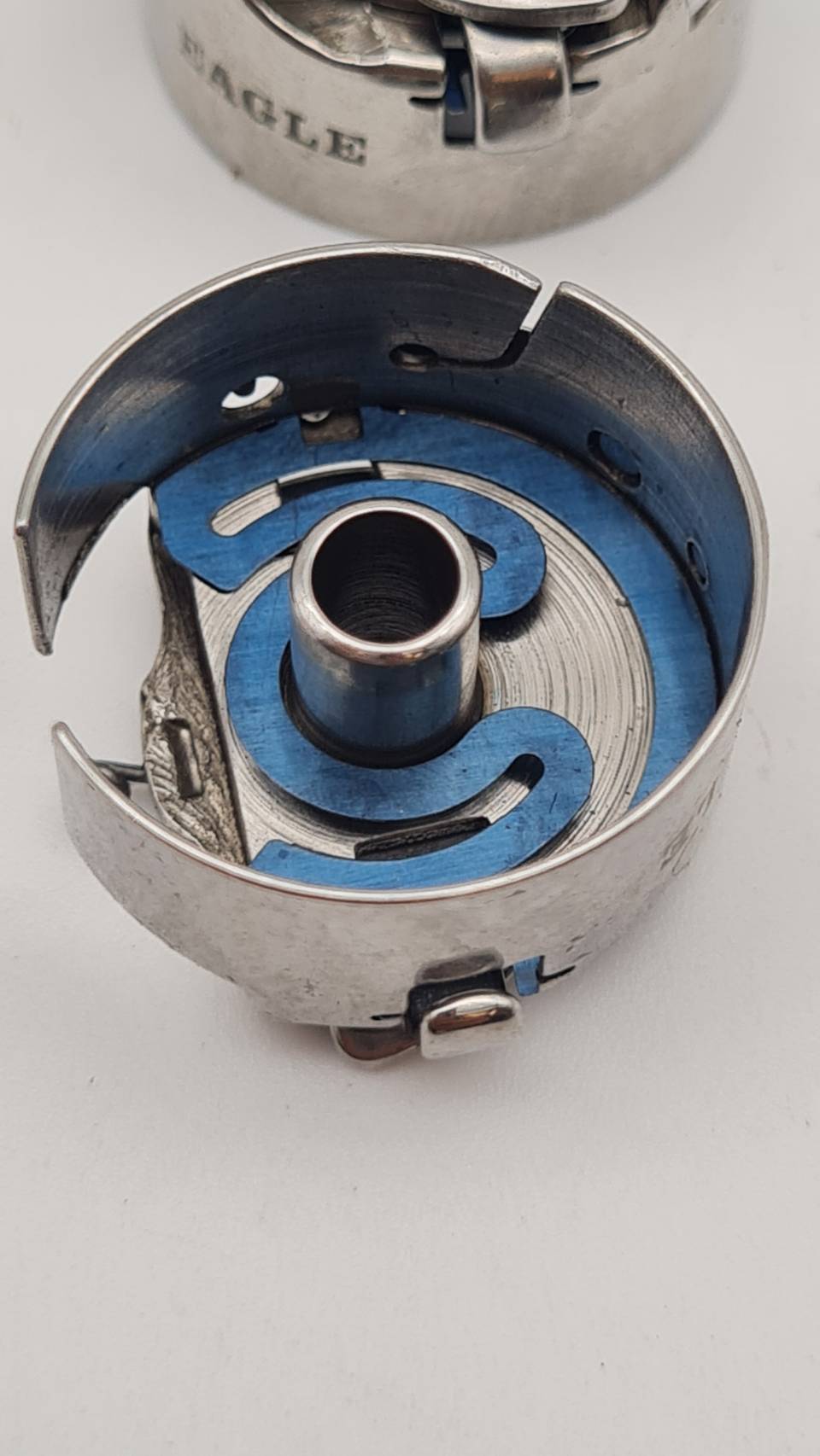 กะโหลกจักรสำหรับจักรปักคอมพิวเตอร์ Bobbin case ใช้งานได้อย่างดีเยี่ยม ลดอาการด้ายกระโดน กะโหลกจักรขนาดมาตรฐาน