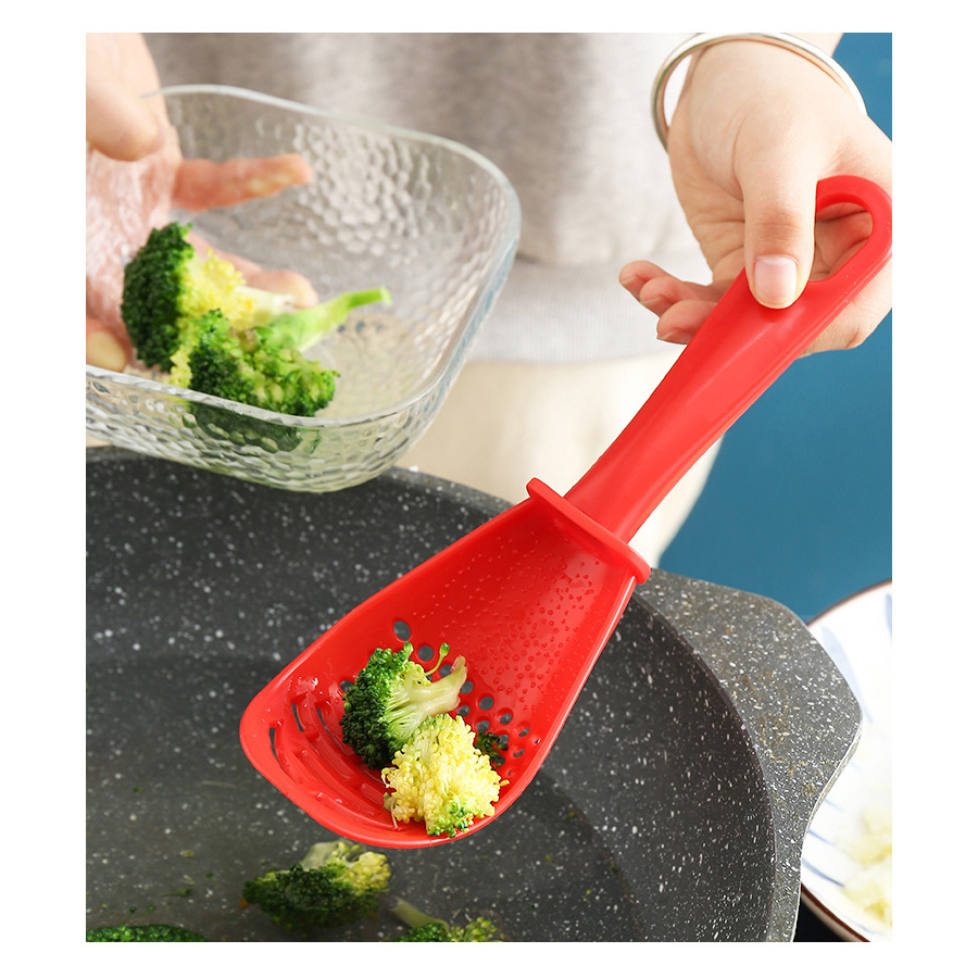 ทัพพีด้ามยาว ขูด บด กรองอาหาร ช้อนเอนกประสงค์ ช้อนกรอง