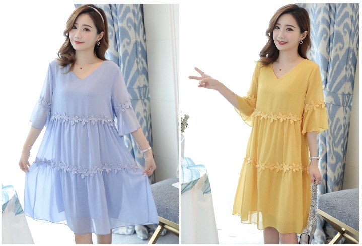 เดรสคลุมท้องสไตล์เกาหลี ผ้าชีฟอง มีซับใน ประดับดอกไม้รอบชุด น่ารักมากค่ะ M L XL,XXL