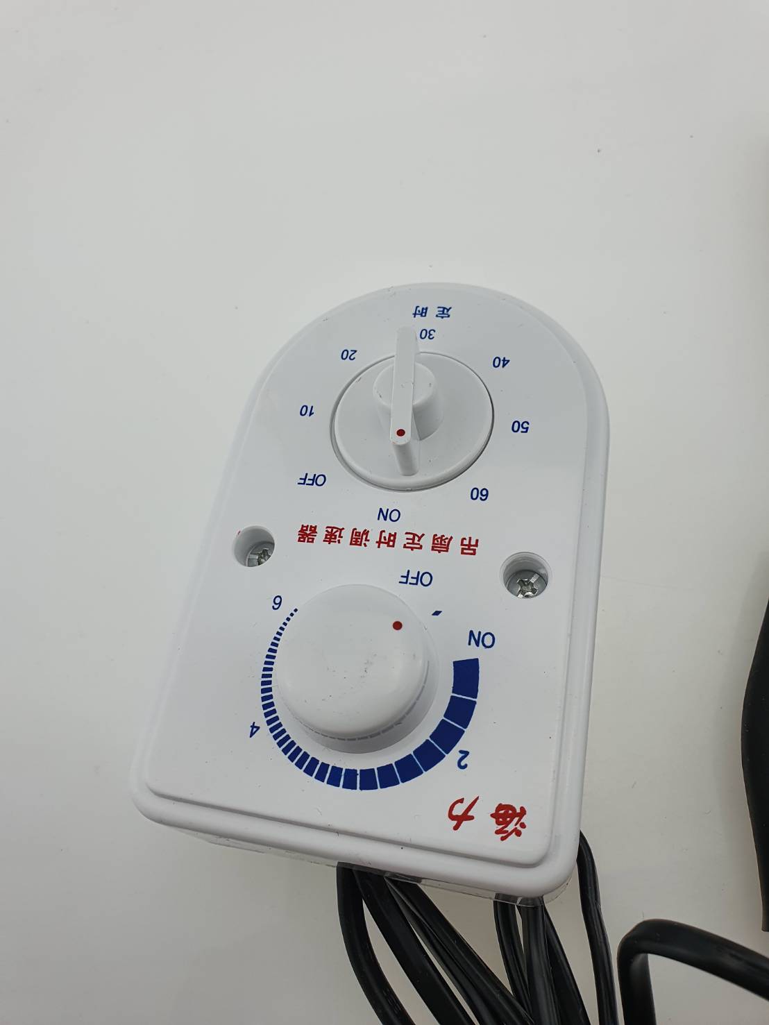 กรรไกรความร้อนตัดผ้าใช้สำหรับการตัดเสื้อผ้าให้เรียบไม่เป็นขุยร้อน 800 องศา