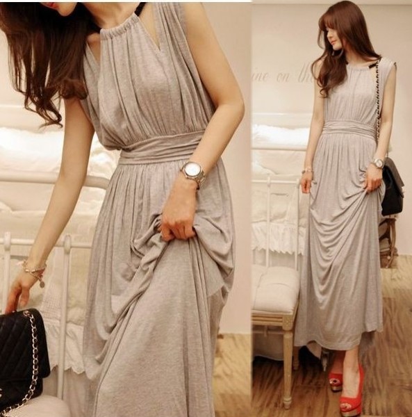 เสื้อผ้าแฟชั่นผู้หญิงพร้อมส่ง : เดรสสีเทาแฟชั่น แต่งสายคล้องที่คอ กระโปรงพริ้วๆ แบบเก๋ น่ารักๆจ้า
