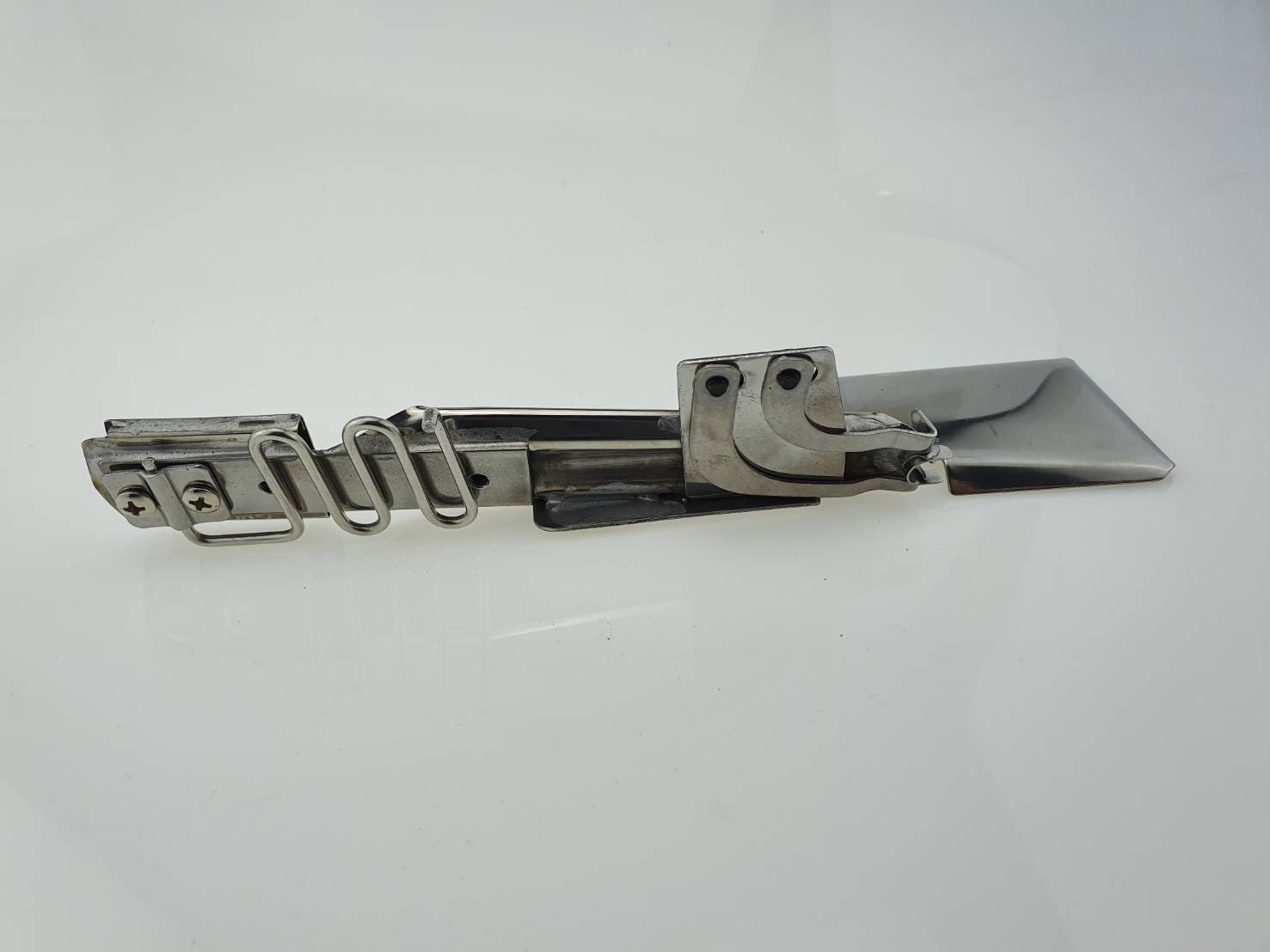 ซองกุ้น ซองกุ๊นจักรลาพื้นเรียบ สำหรับจักรลาอุตสาหกรรม ติดตั้งได้ง่ายโดยไม่ต้องปรับแต่งจักรแต่อย่างไร