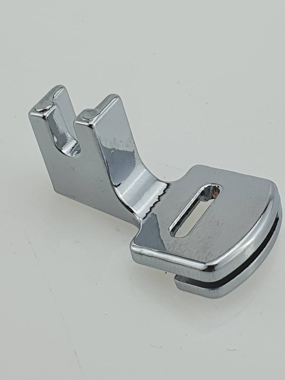 ตีนผีย่นสำหรับจักรกระเป๋า หิ้วสำหรับย่นธรรมดา และสามารถย่นขั้นดียวชั้นบนไม่ย่น