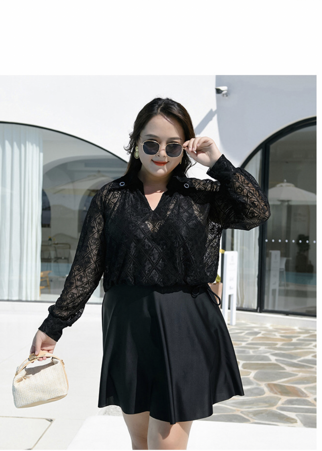 ชุดว่ายน้ำคนอ้วน 6xl พร้อมส่ง :ชุดว่ายน้ำไซส์ใหญ่ชุดเที่ยวทะเลสีดำแต่งผ้าซีทรูมาพร้อมเสื้อคลุมแขนยาว มีกางเกงขาสั้นใส่ด้านในแบบสวย sexyมากๆจ้า : ขนาด - รอบอก 38 - 48 นิ้ว - เอว 36 - 46 นิ้ว - สะโพก 40 - 52 นิ้ว - เสื้อคลุมรอบอกกว้าง 48 นิ้ว