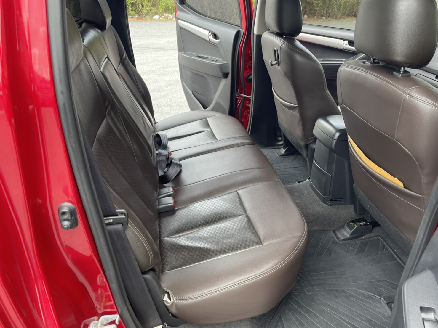 Isuzu D-max Hilander 3.0Z Prestige DDI VGS Turbo MT 2013