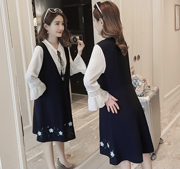 เดรสคลุมท้องแฟชั่นเกาหลี แขน4ส่วน ปลายระบาย เหมือนใส่เอี๊ยม แต่ลายปัก ใส่สวยค่ะ M L XL XXL