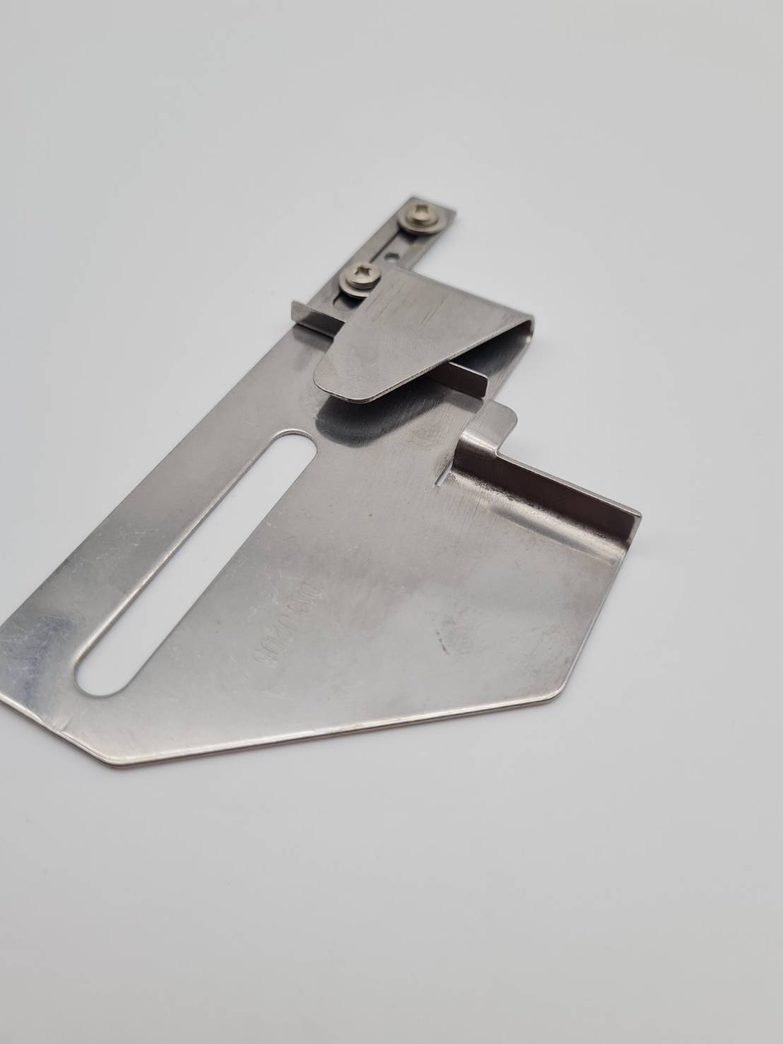 ซองพับชายจักรลาอุตสาหกรรมสำหรับจักรลาพื้นเรียบ พับชายผ้า ชายเสื้อยืด สามารถประยุกต์ ใช้กับจักรอุตสาหกรรมเข็มเดี่ยว ได้