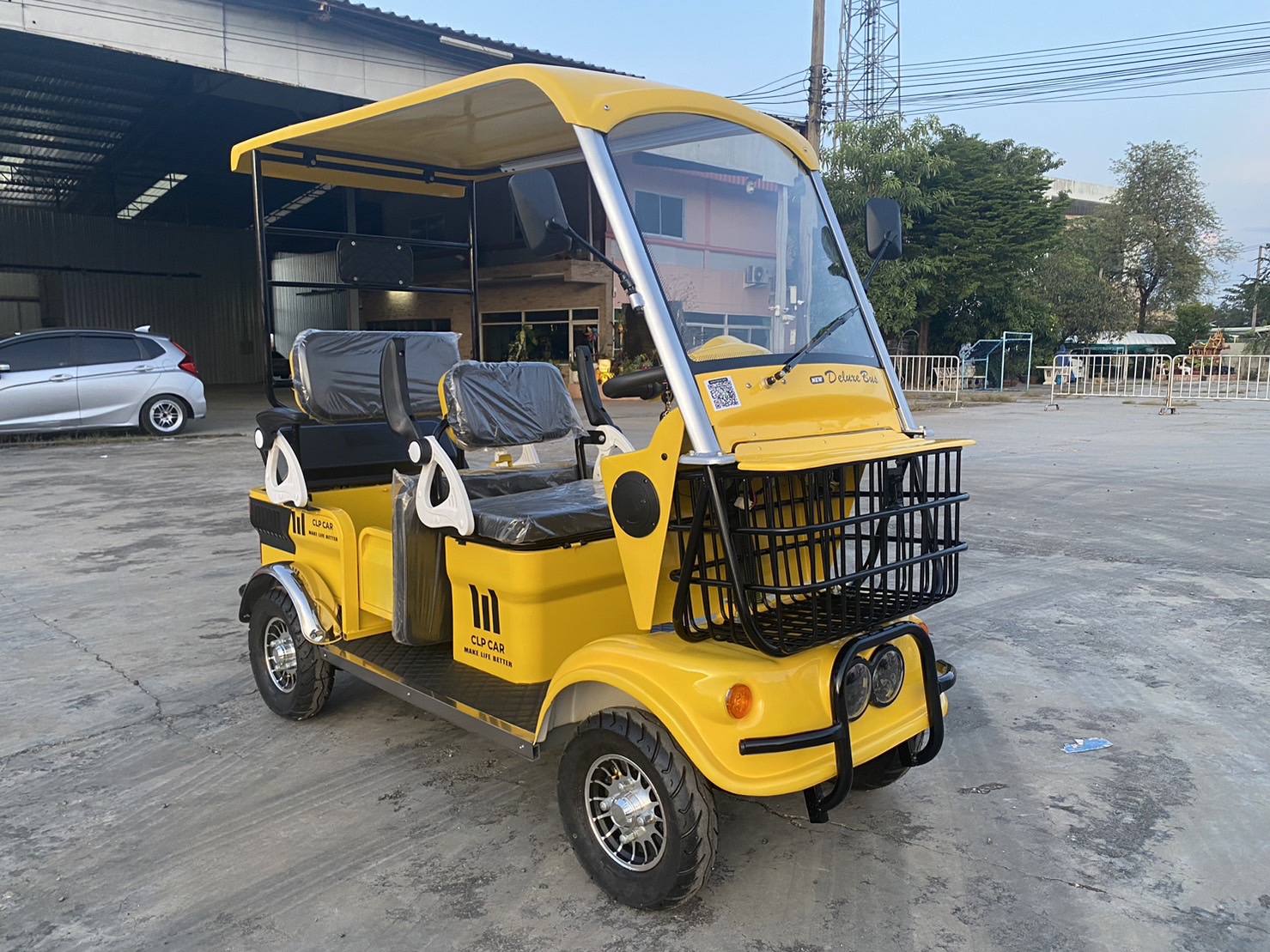 รถไฟฟ้า 4 ล้อ 3 ที่นั่ง รุ่น M-01 ยี่ห้อ CLP CAR สีเหลือง ขับแฮนด์บิด