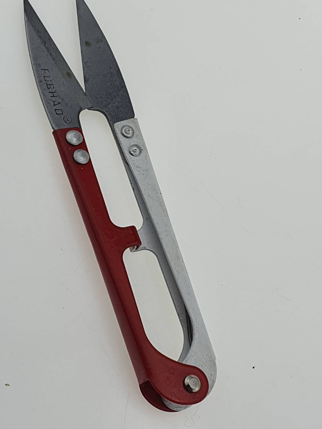 กรรไกรตัดด้าย กรรไกรก้ามปู กรรไกรขลิบด้ายกรรไกรสำหรับช่างเย็บผ้า และงาน DIY คมและใช้งานสะดวก