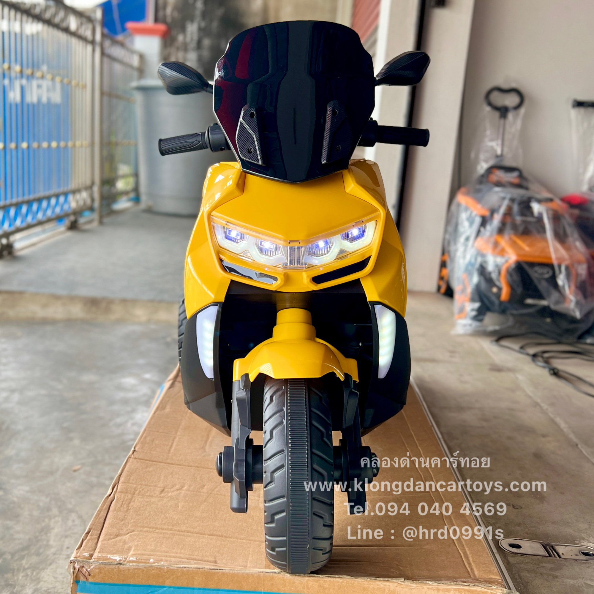 รถเด็กแบตเตอรี่BMWc400GT(มีกล่องใส่ของ, 2มอเตอร์ แบต6v7a, ต่อเพลง usd mp3)