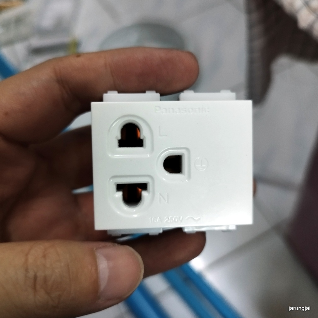 ปลั๊กตัวเมีย สามรู ปลั๊กกาวน์เดี่ยว weg-1191 panasonic ใหม่