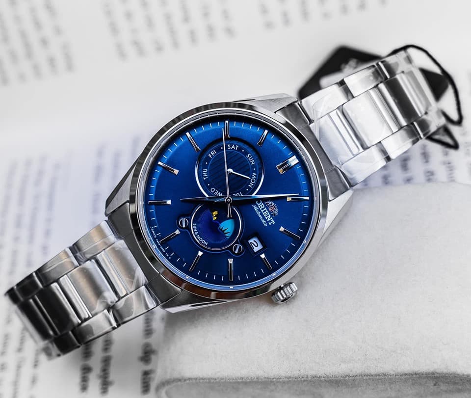 Orient RA-AK0303L00C นาฬิกาผู้ชาย Automatic Sun and Moon Men's Watch