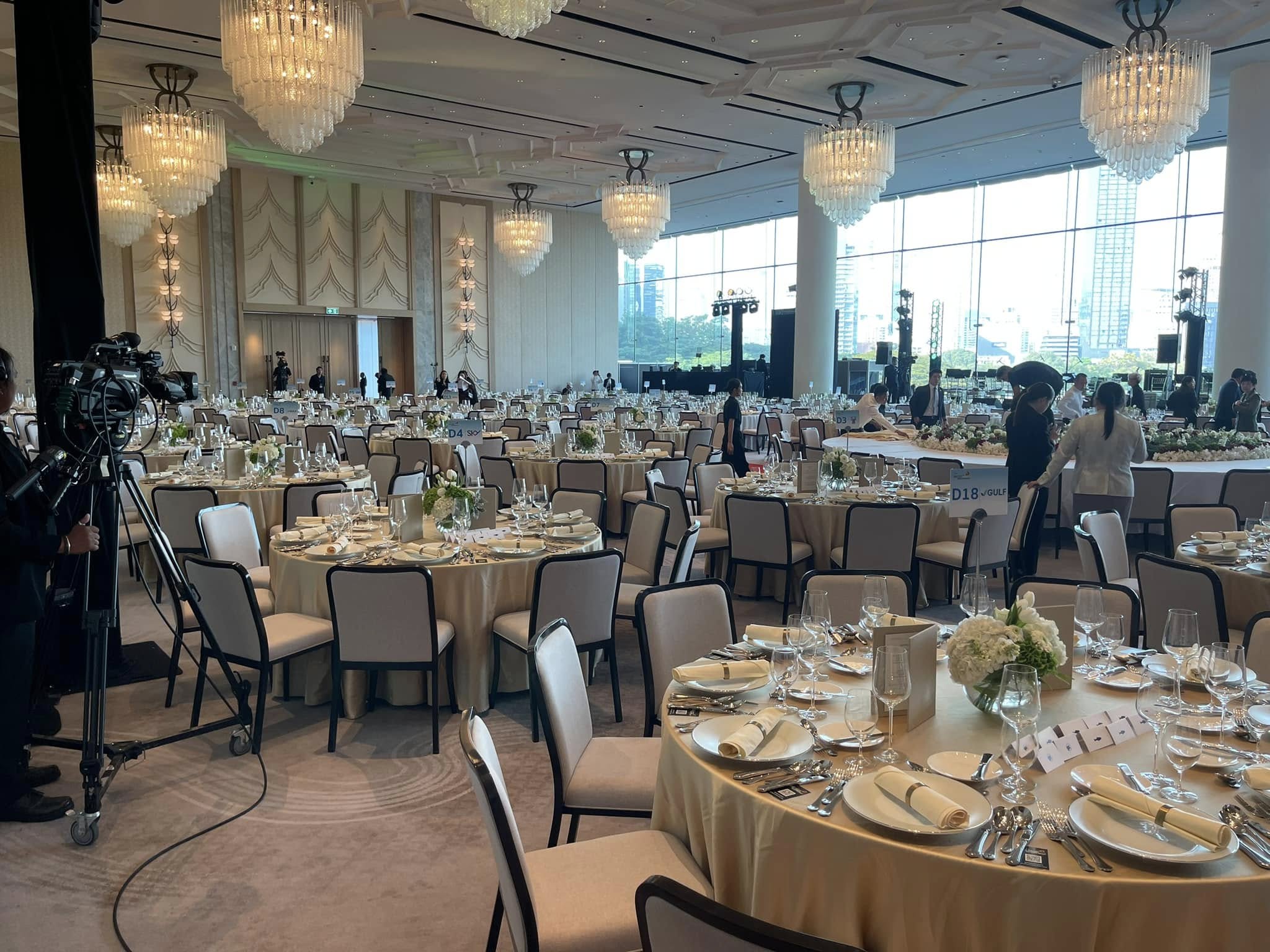 Trp.ทีอาร์พี Round Table 圆桌会议 餐桌 中式餐桌 配有旋转镜组 โต๊ะกลมขนาด 600 ซม. ขาสเตนเลส เและ เก้าอี 30-36 ตัว โต๊ะจีนโต๊ะทานอาหารทานข้าว Trp.Tablechairthai / ทีอาร์พี.โต๊ะเก้าอี้ไทย