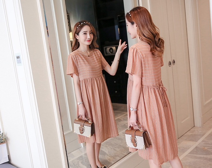 เดรสคลุมท้องสไตล์เกาหลี แขนสั้น ลายตรง ทรงระบาย มีเชือกปรับขนาดครรภ์ M L XL,XXL