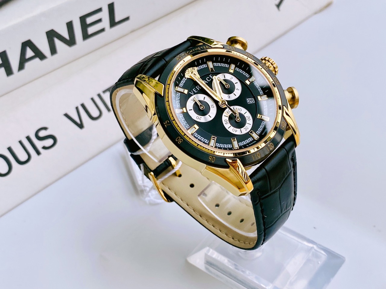 Versace VE2I00921 นาฬิกาผู้ชาย V-Ray Chronograph Quartz Men's Watch