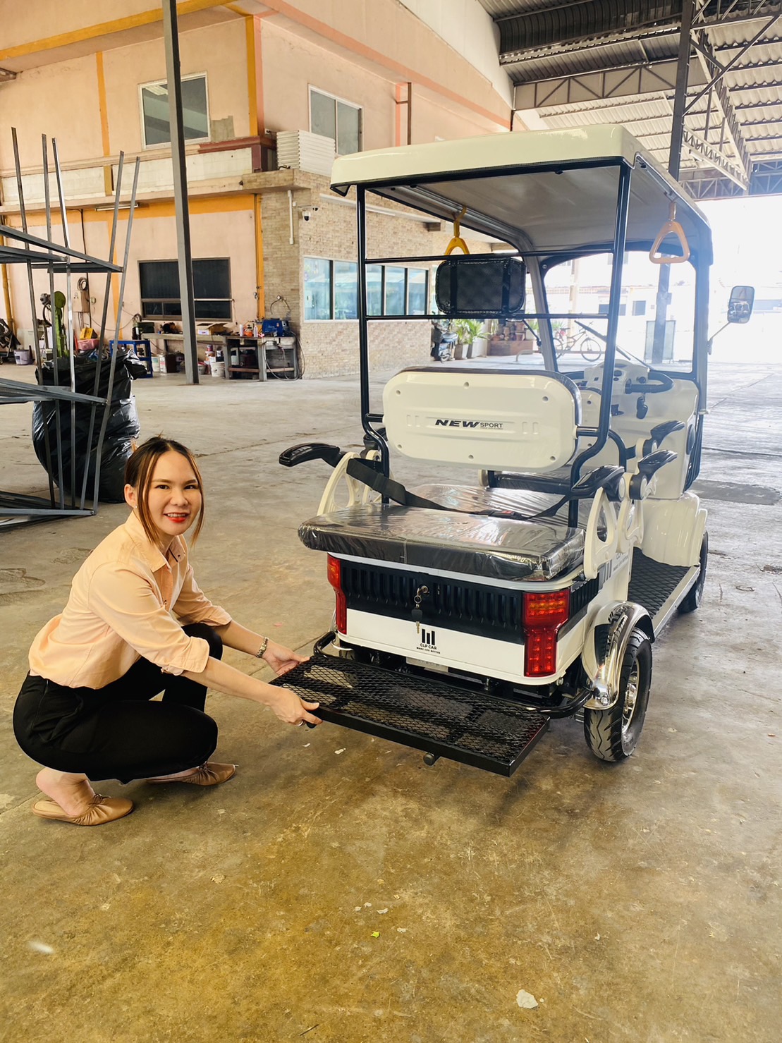 รถไฟฟ้า 4 ล้อ 4-5 ที่นั่ง รุ่น M-01T ยี่ห้อ CLP CAR ขับแฮนด์บิด