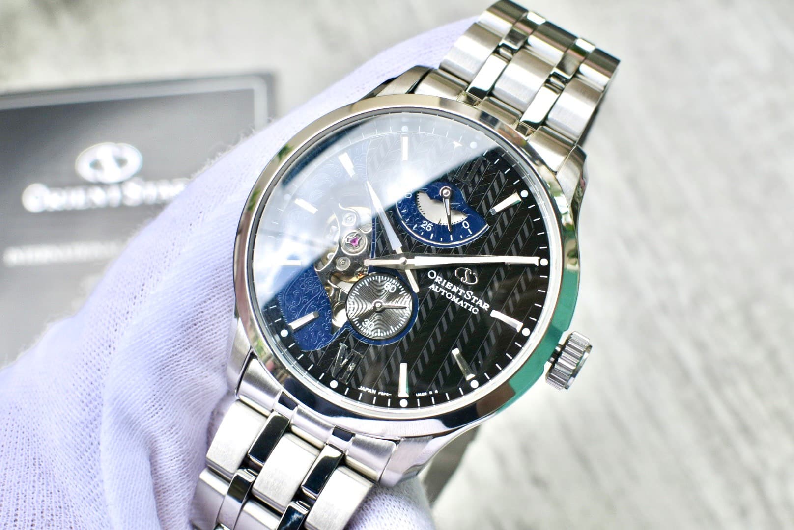 Orient RE-AV0B03B00B นาฬิกา ชาย-หญิง Orient Star Contemporary Open Heart Automatic Unisex Watch