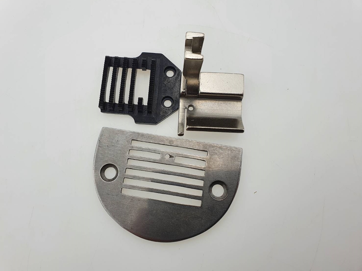 ชุดตีนผีจักรอุตสาหกรรเข็มเดี่ยวสำหรับเย็บผ้ายืด ผ้ากีฬา ผ้าชุดทหารแก้ปัญหาเย็บ แล้วด้ายไม่ติด