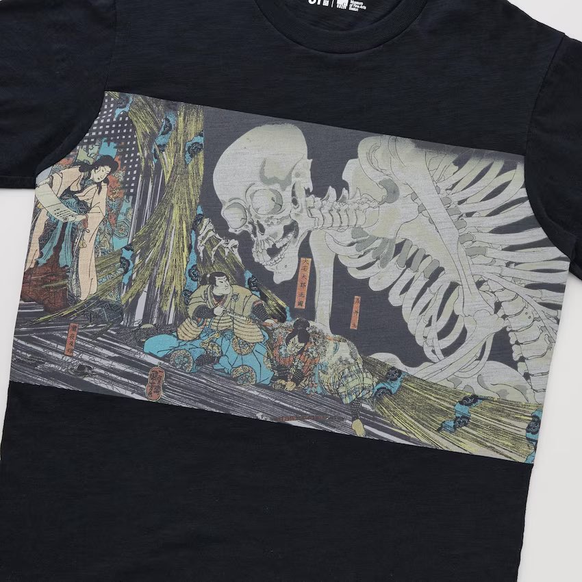 [PRE-ORDER] เสื้อยืด UNIQLO UT T-shirt Ukiyo-e (浮世絵) ลายโครงกระดูก Takiyasha the Witch and the Skeleton Spectre - นำเข้าจากญี่ปุ่น