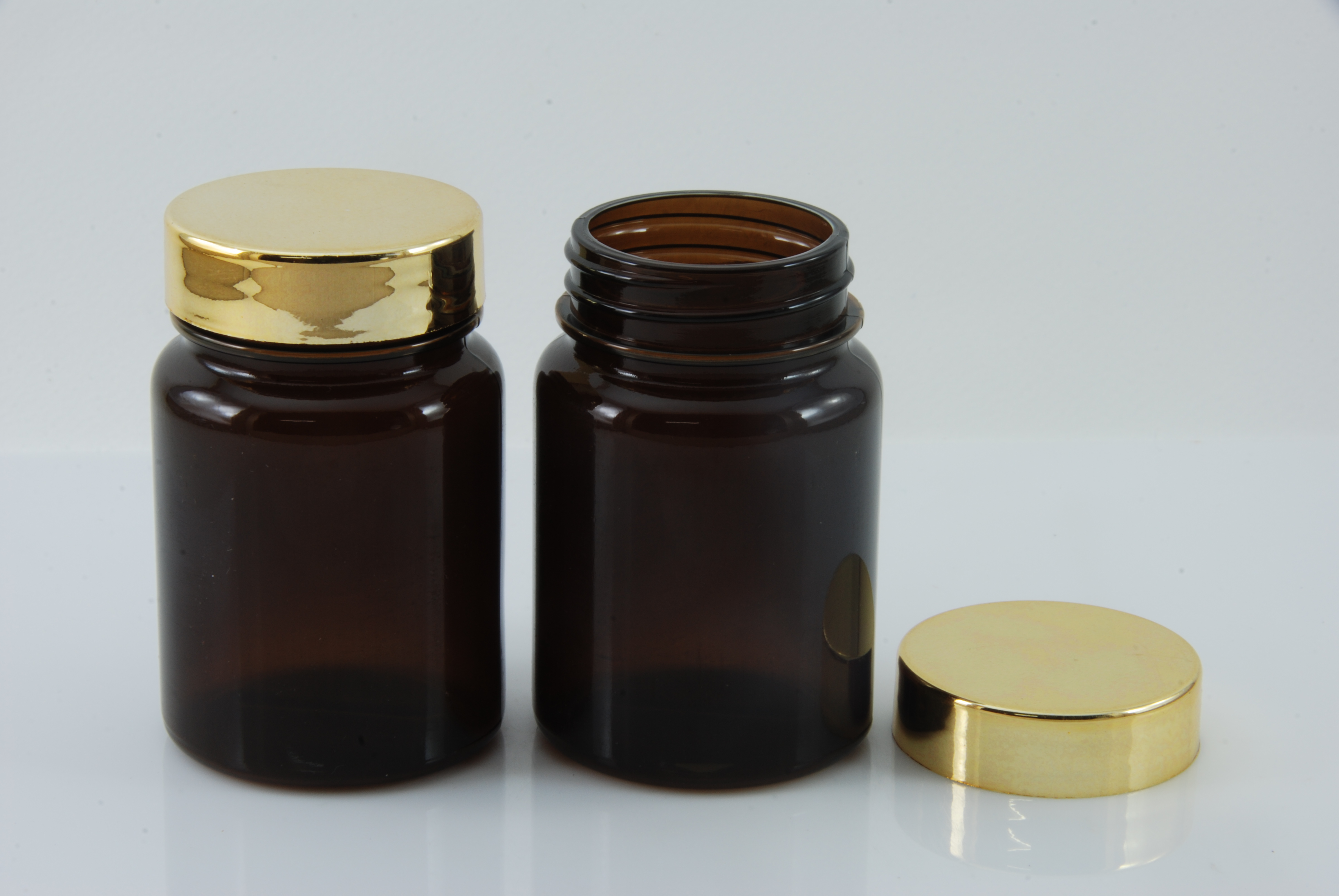 ขวดสาหร่าย 80 กรัม สีชา ฝาทอง แพคละ 20 ใบ