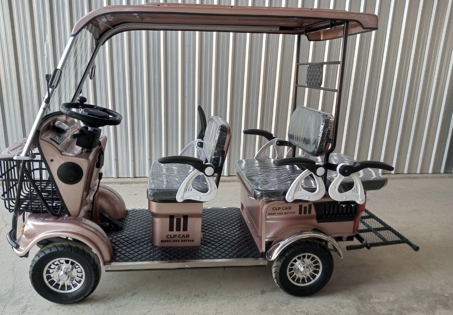 รถกอล์ฟไฟฟ้า 4 ล้อ 6 ที่นั่ง รุ่น M-04T ขับแบบพวงมาลัย