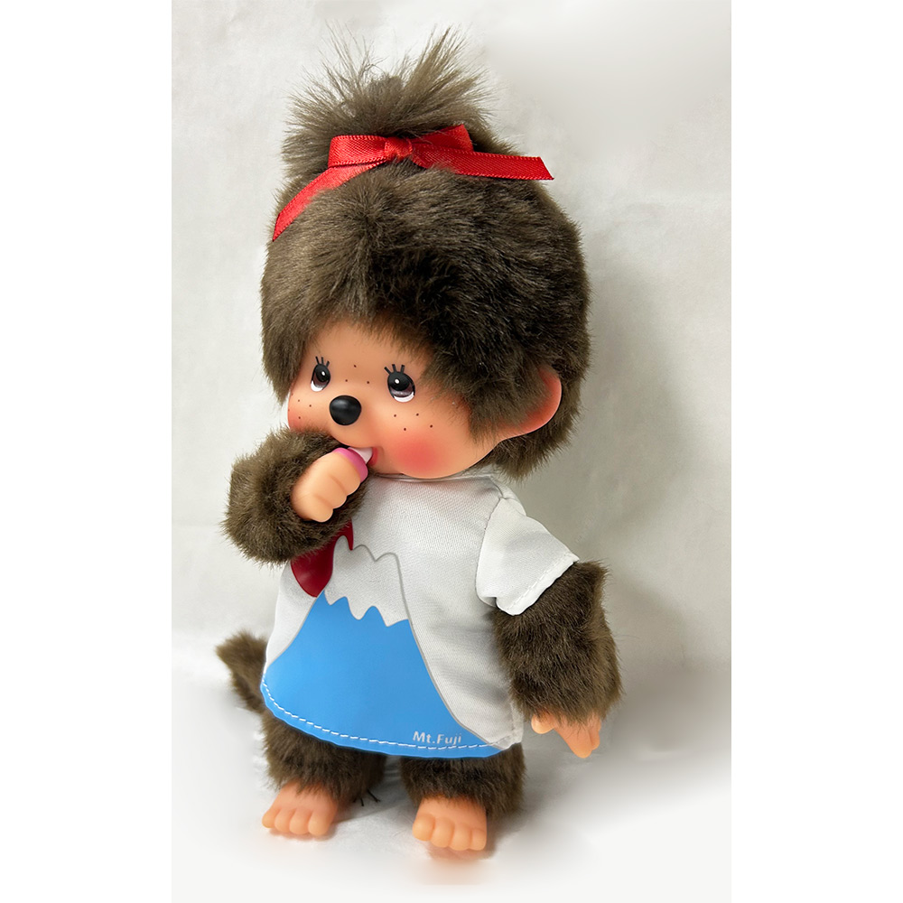[พร้อมส่ง] ตุ๊กตา ม่อนชิชิ ภูเขาไฟฟูจิ Size S ม่อนชิชิจัง Monchhichi Mt. Fuji Girl 12 x 8 x 19 cm นำเข้าจากญี่ปุ่น ご当地モンチッチ 富士山Tシャツ S IPM-55