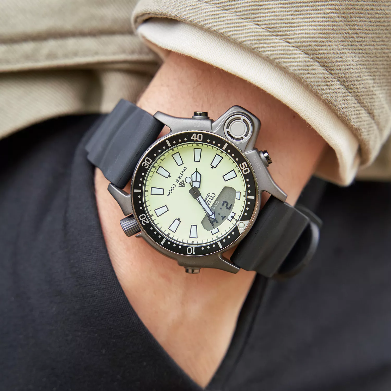 Citizen JP2007-17W นาฬิกาผู้ชาย Promaster Aqualand Diver Men's Watch