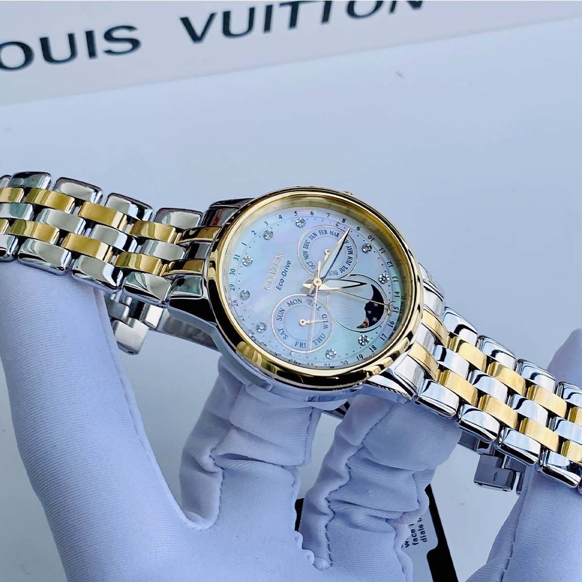 Citizen FD0004-51D นาฬิกาผู้หญิง Eco-Drive Calendrier Moon Phase Women's Watch