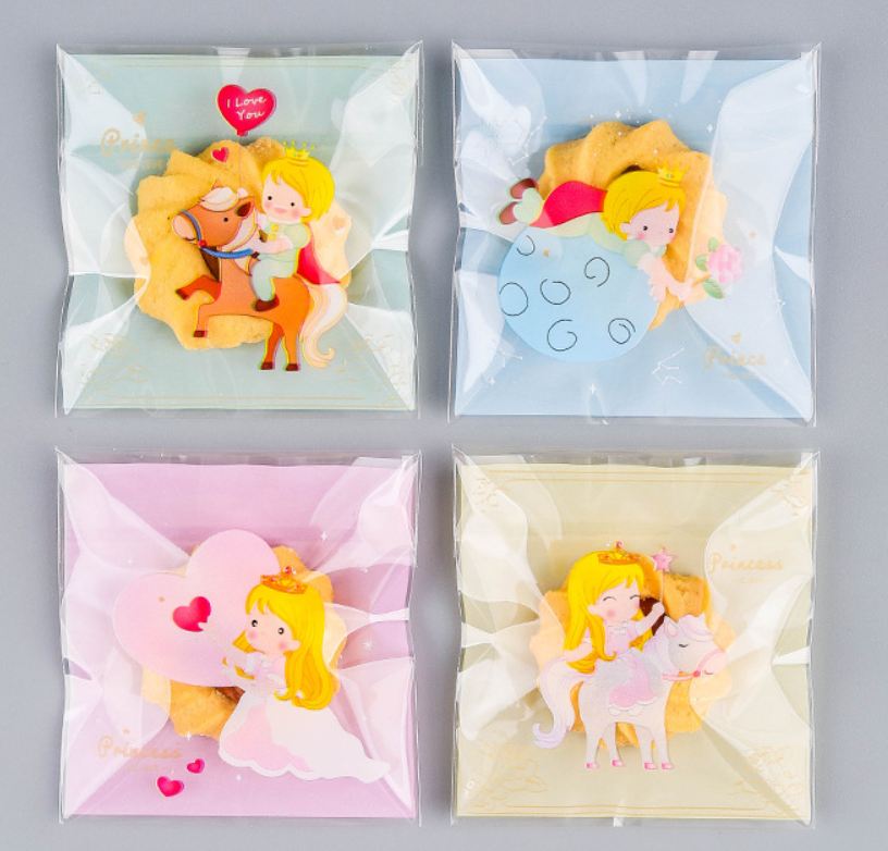 ถุงคุ๊กกี้ ฝากาว ขนาด 7x7 ซม.(ลายพิเศษสุด) จำนวน 95-100 ชิ้นต่อแพ็ค