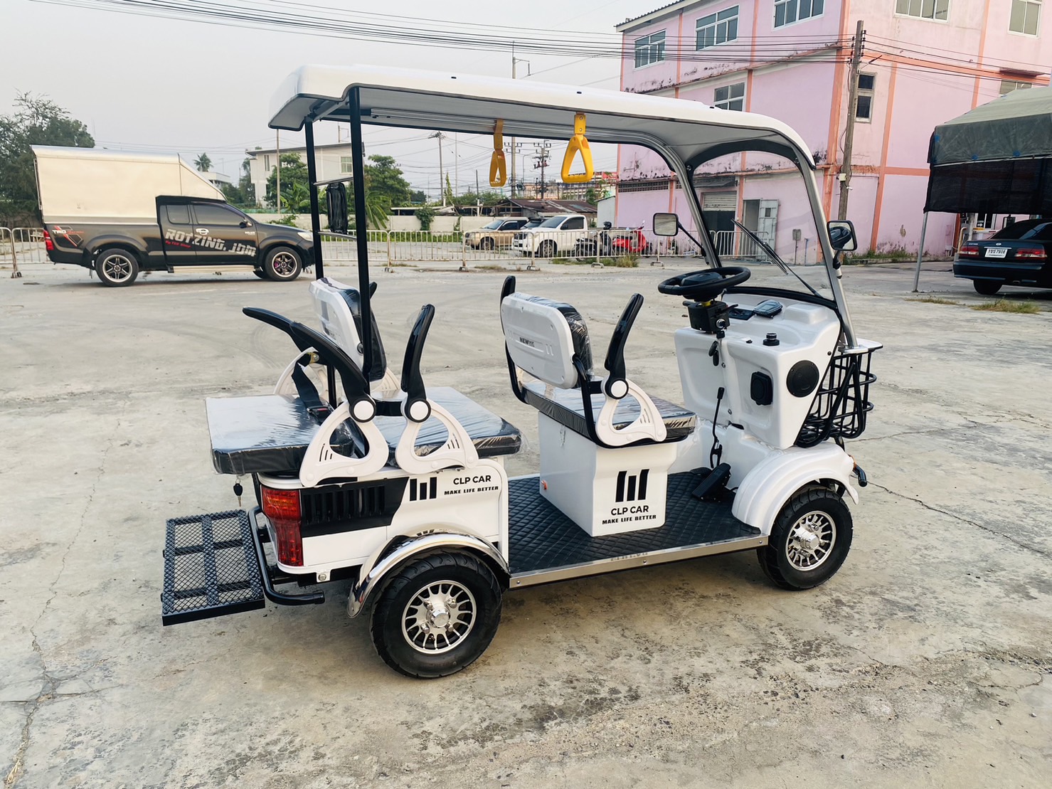 รถกอล์ฟไฟฟ้า 4 ล้อ 6 ที่นั่ง รุ่น M-04T ขับแบบพวงมาลัย