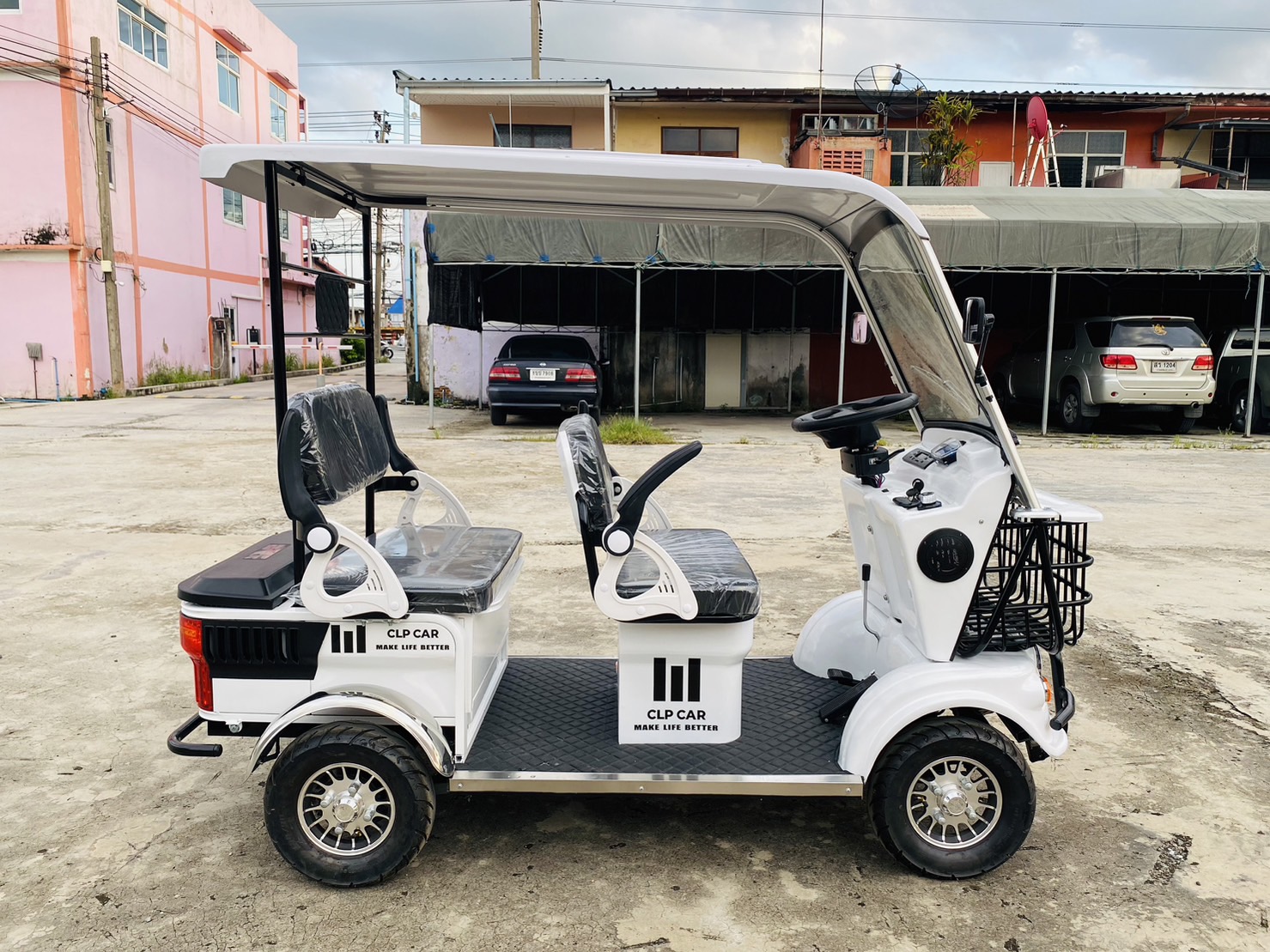 รถกอล์ฟไฟฟ้า 4 ล้อ 4 ที่นั่ง รุ่น M-04 ขับแบบพวงมาลัย