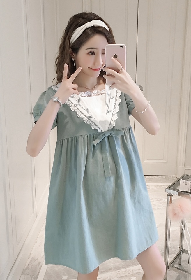 เดรสคลุมท้องแฟชั่น ผ้าฝ้ายลินิน คอกะลาสี ด้านหน้าประดับโบว์ แต่งด้วยลูกไม้ น่ารักเลยค่ะ M L XL XXL