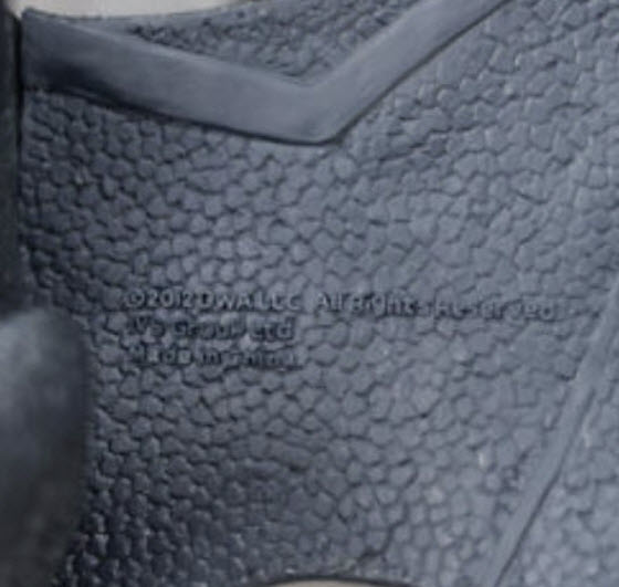 เขี้ยวกุด (Toothless) สีดำ ยาว 11-12 นิ้ว (ปีกถอดออกได้)