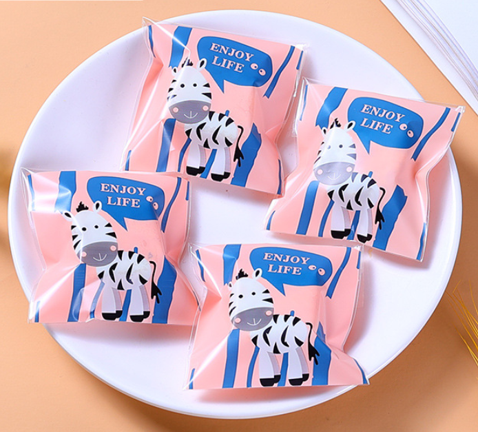 ถุงคุ๊กกี้ ฝากาว ขนาด 7x7 ซม. (95-100 ใบ) ลายพิเศษ (ชุดที่ 2/2)