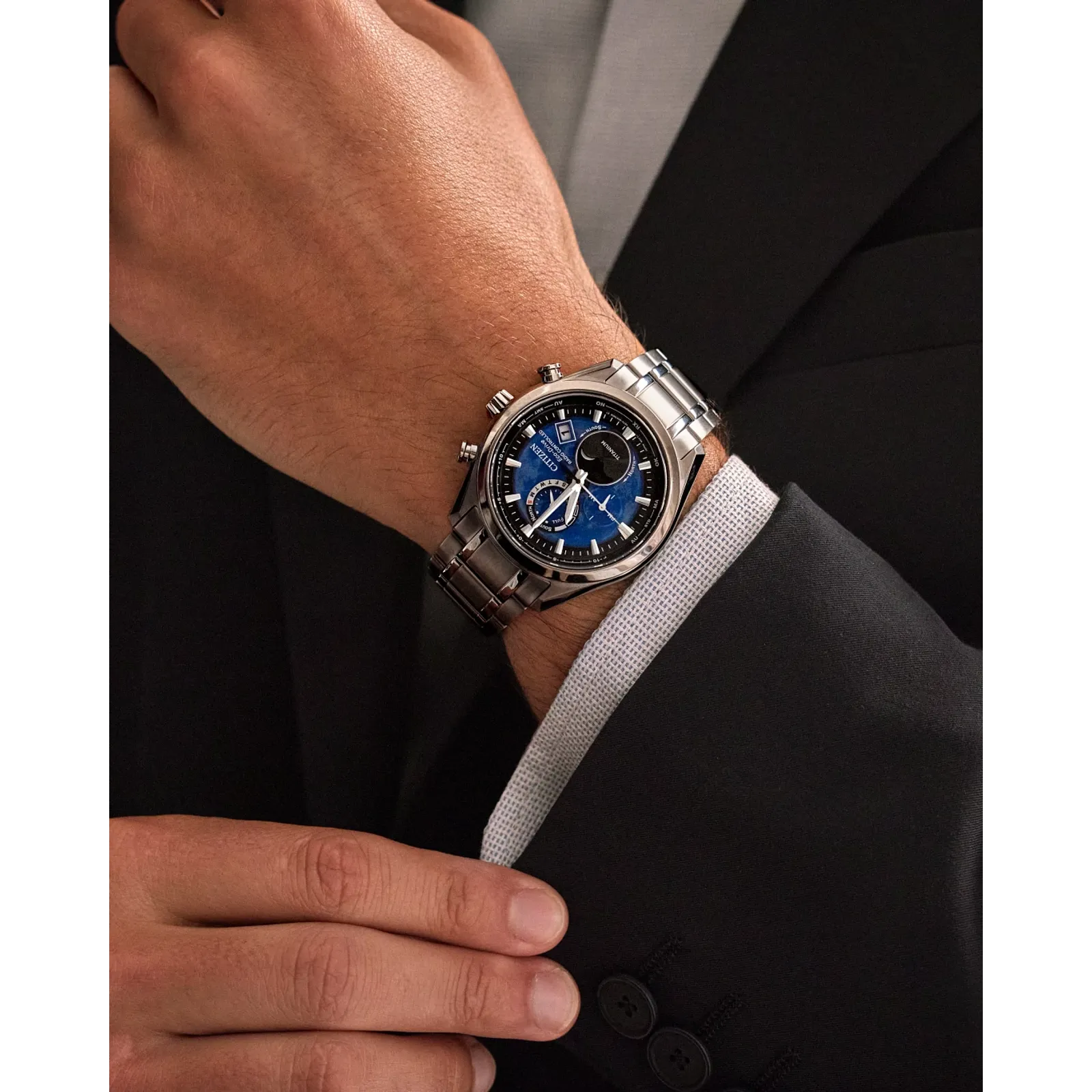 Citizen BY1010-81L นาฬิกาผู้ชาย Eco-Drive Tsuki-yomi Radio-Controlled Men's Watch