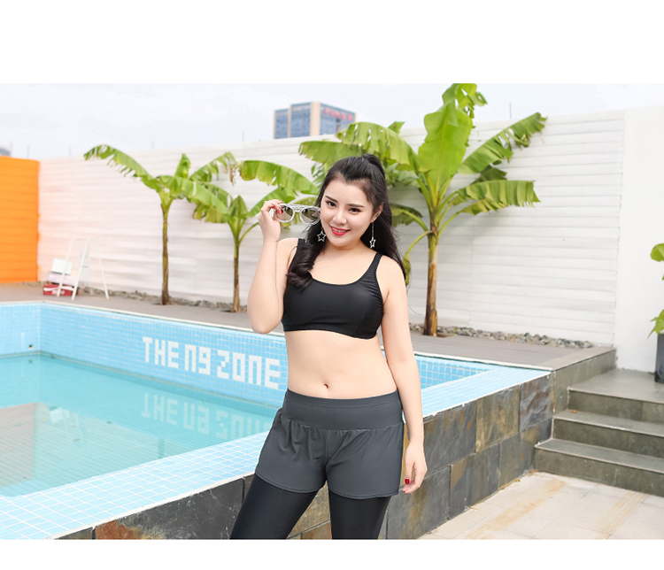 ชุดว่ายน้ำคนอ้วน แบบสปอร์ตพร้อมส่ง :ชุดว่ายน้ำไซส์ใหญ่สีดำเขียวมินท์แขนยาว set 3 ชิ้น .มีเสื้อแขนยาว บราและกางเกงขายาวติดกางเกงขาสั้น แบบสวยคุ้มสุดๆจ้า:เสื้อแขนยาวรอบอก40-46นิ้ว บรารอบอก36-44นิ้ว กางเกงขายาวติดกางเกงขาสั้น เอว30-40นิ้ว สะโพก40-48นิ้วจ้า