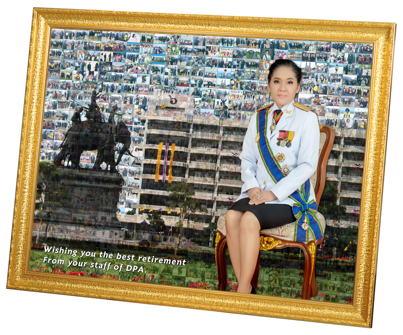 ของขวัญวันเกษียณ Mosaic Photo ขนาด 24x32 นิ้ว + กรอบไม้เส้น 201ทองD เคลือบร้อน