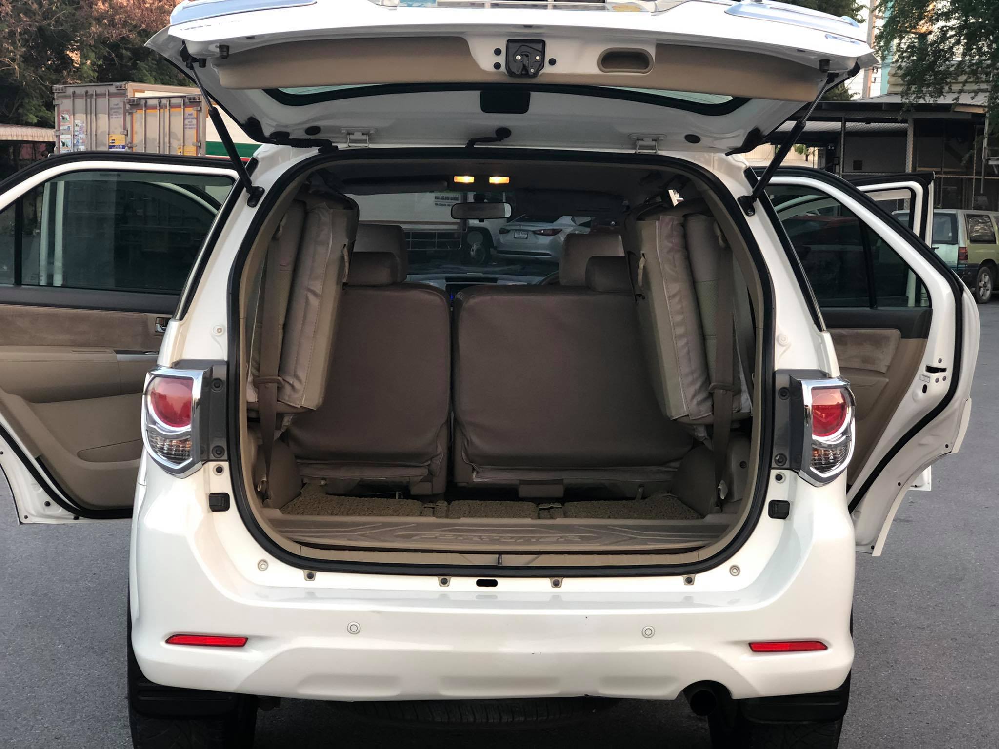 Toyota Fortuner Champ 2.5G เกียร์ธรรมดา 2012