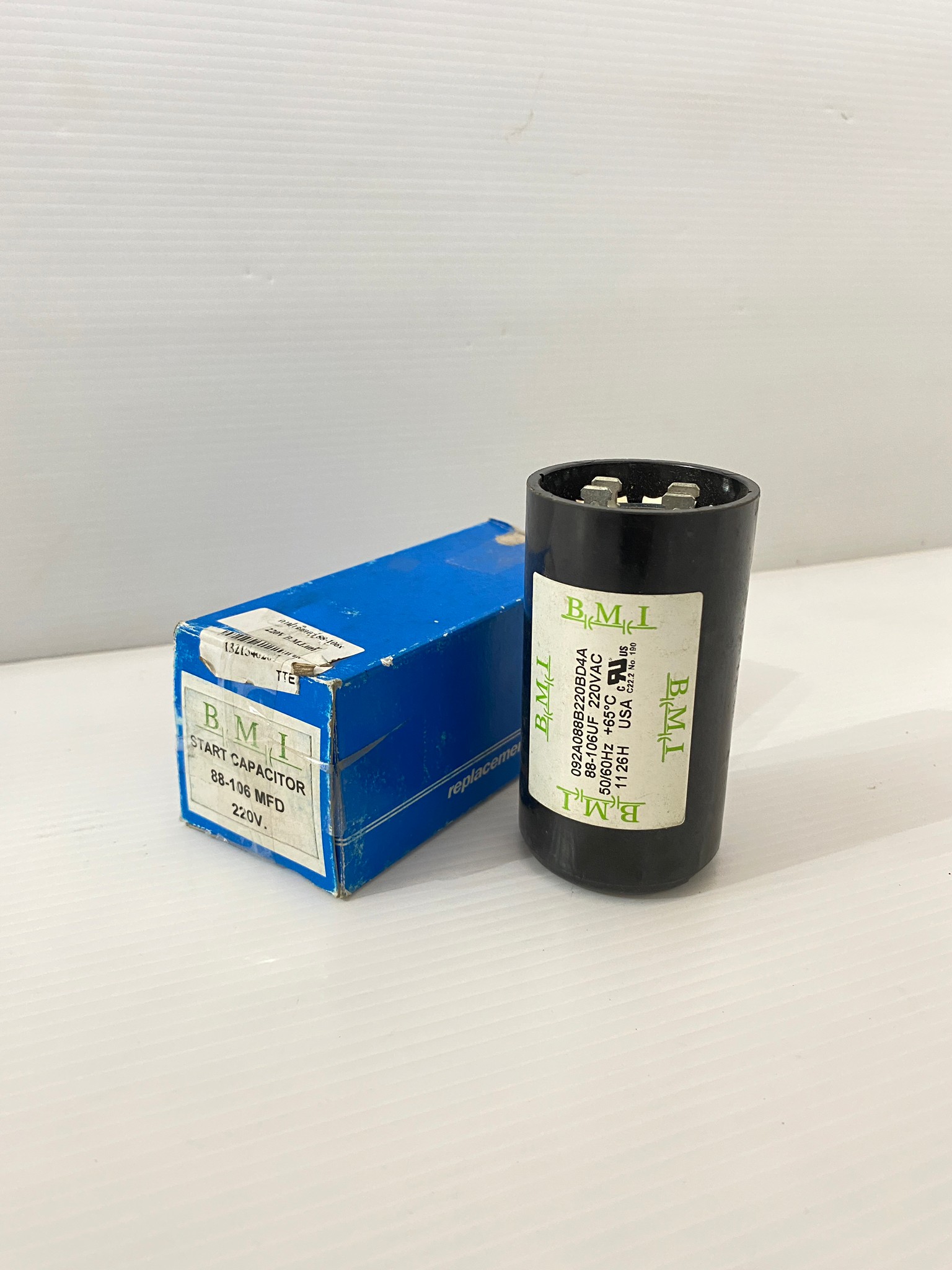 คาปาซิเตอร์ (คอนเดนเซอร์) 88-106uFx220v. B.M.I.แท้