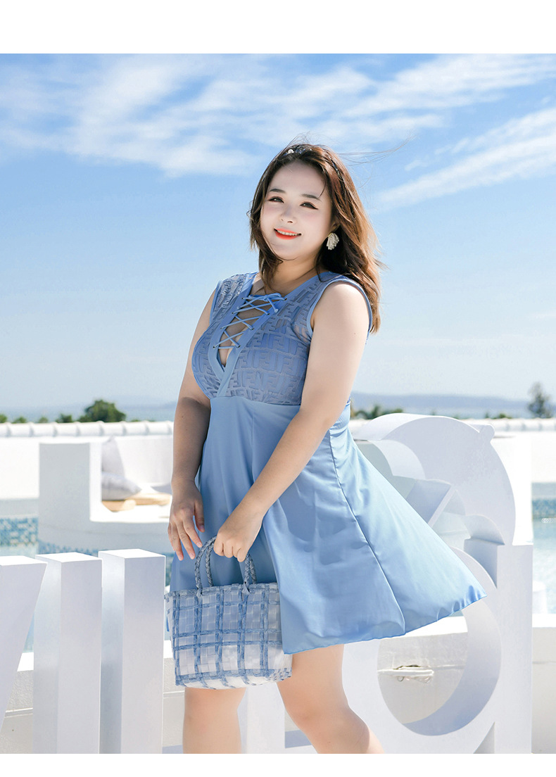 ชุดว่ายน้ำคนอ้วน 7xl,9xl พร้อมส่ง :ชุดว่ายน้ำไซส์ใหญ่ชุดเที่ยวทะเลสีฟ้าสายถักด้านหน้ามาพร้อมเสื้อคลุมตัวเก๋ มีกางเกงขาสั้นใส่ด้านใน แบบสวยน่ารักมากๆจ้า : 7XL รอบอก 42 - 52 นิ้ว เอว 40 - 50 นิ้ว สะโพก 44 - 56 นิ้ว เสื้อคลุมรอบอกกว้าง 54 นิ้ว :9XL รอบอก 46