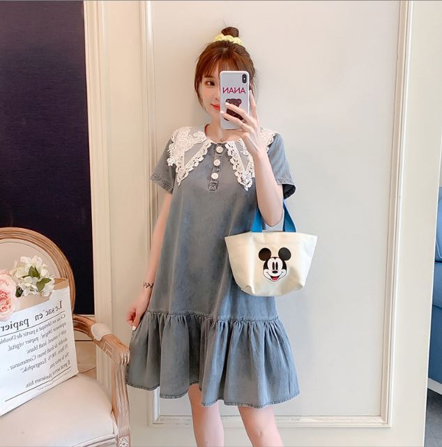 เดรสคลุมท้องแฟชั่น ผ้ายีนส์เนื้อนิ่ม คอปกลูกไม้ฉลุ กระดุมแกะให้นมได้ น่ารักมากค่ะ ใส่ได้ถึงคลอด M L XL XXL