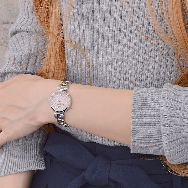 Seiko SSQV047 นาฬิกาผู้หญิง Lukia Solar Radio Controlled Diamond Women's Watch