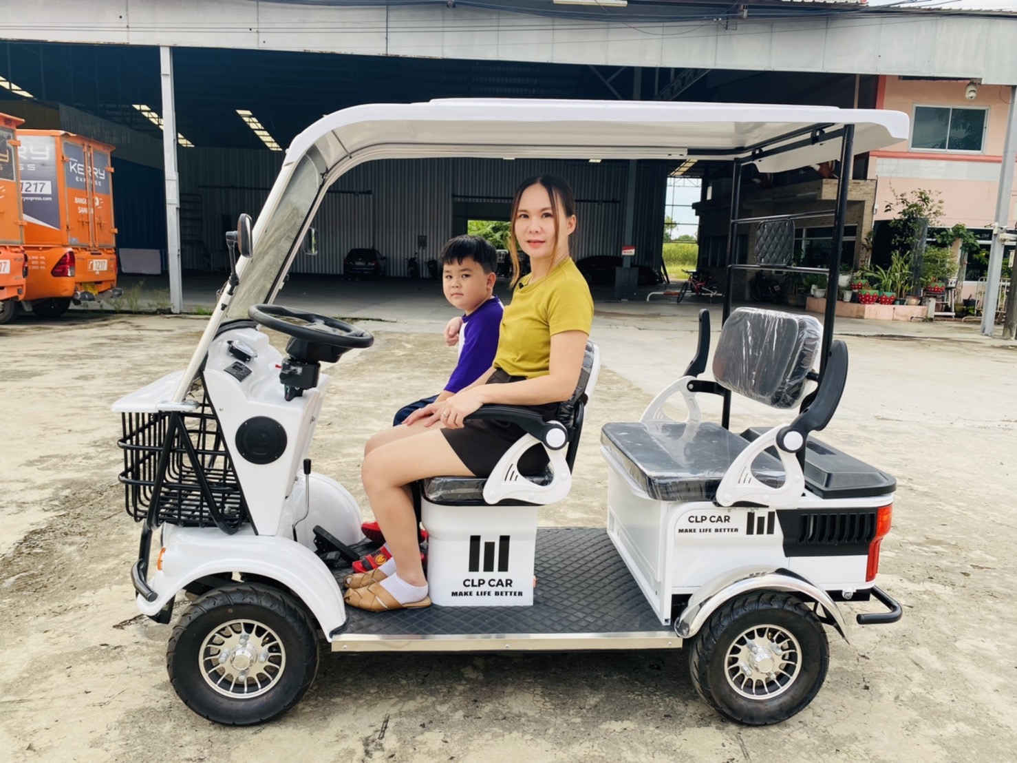 รถกอล์ฟไฟฟ้า 4 ล้อ 4 ที่นั่ง รุ่น M-04 ขับแบบพวงมาลัย