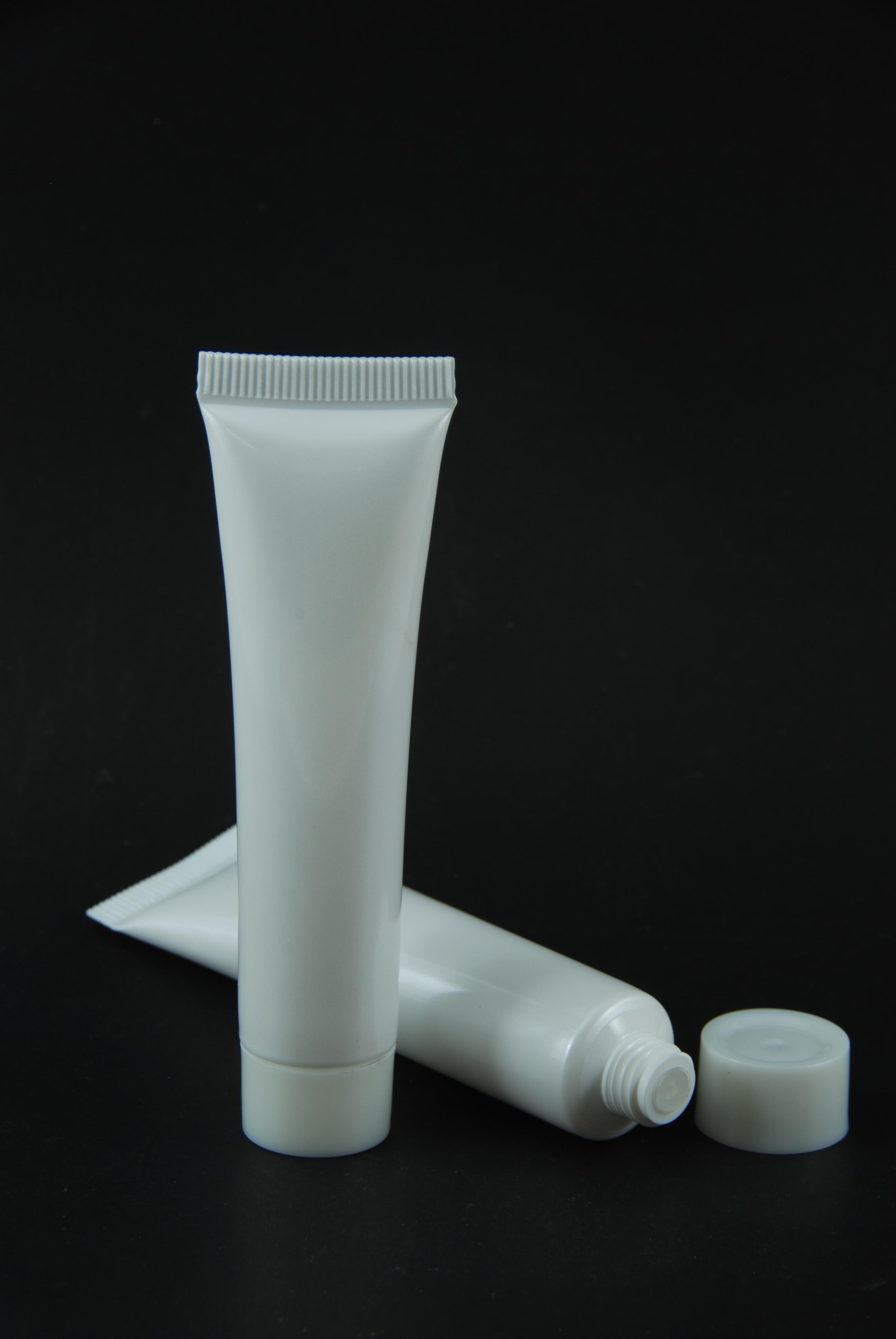 หลอดโฟม 20 กรัม สี ขาว แพคละ 10 ชิ้น