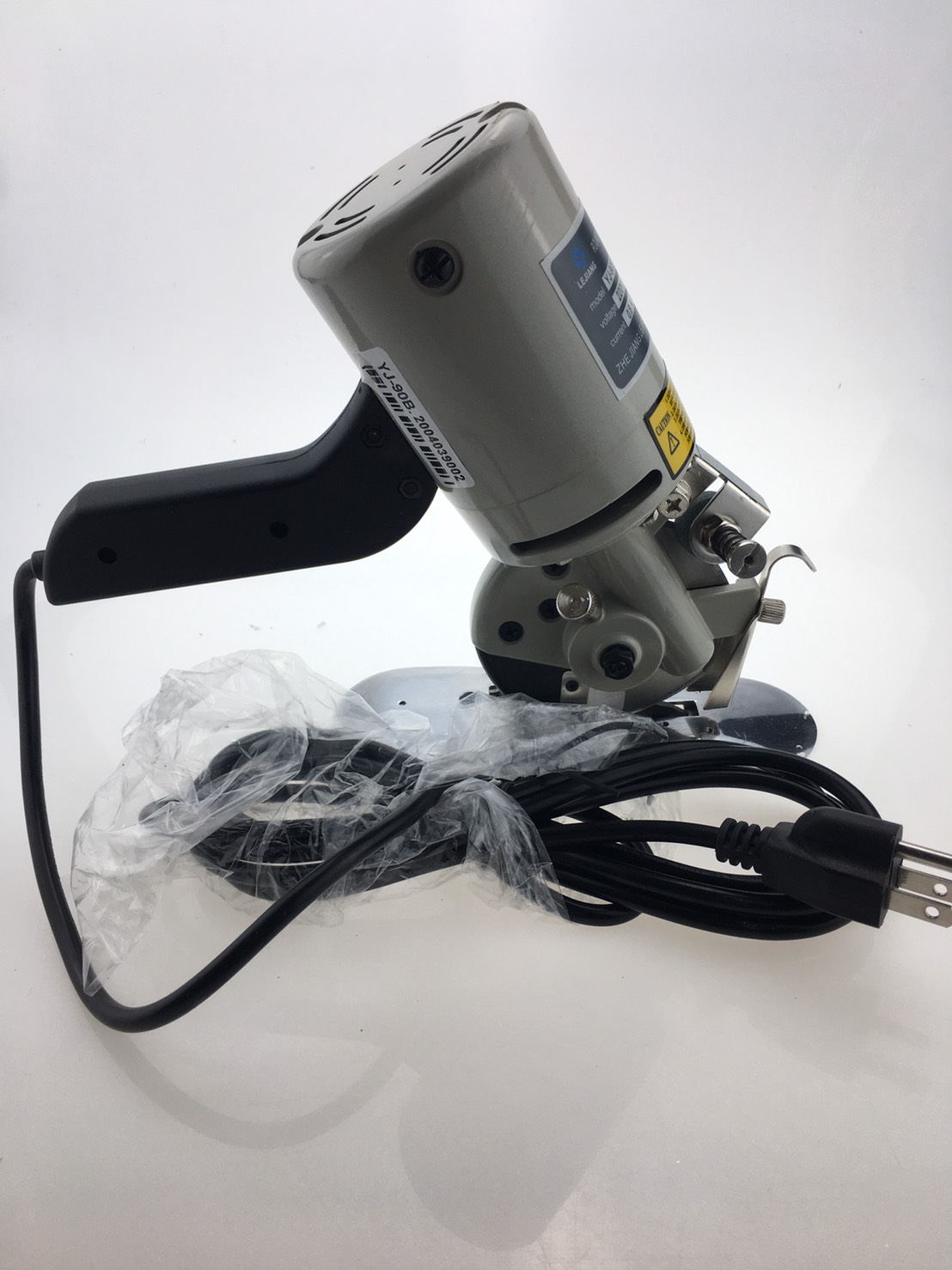 เครื่องตัดผ้าใบมีดกลมขนาด 3.5 นิ้ว รุ่น RSD-90 (แถมฟรี!ใบมีดสำรอง+จารบี+หินลับใบมีด+กระดาษทราย+ขวดหยอดน้ำมัน)