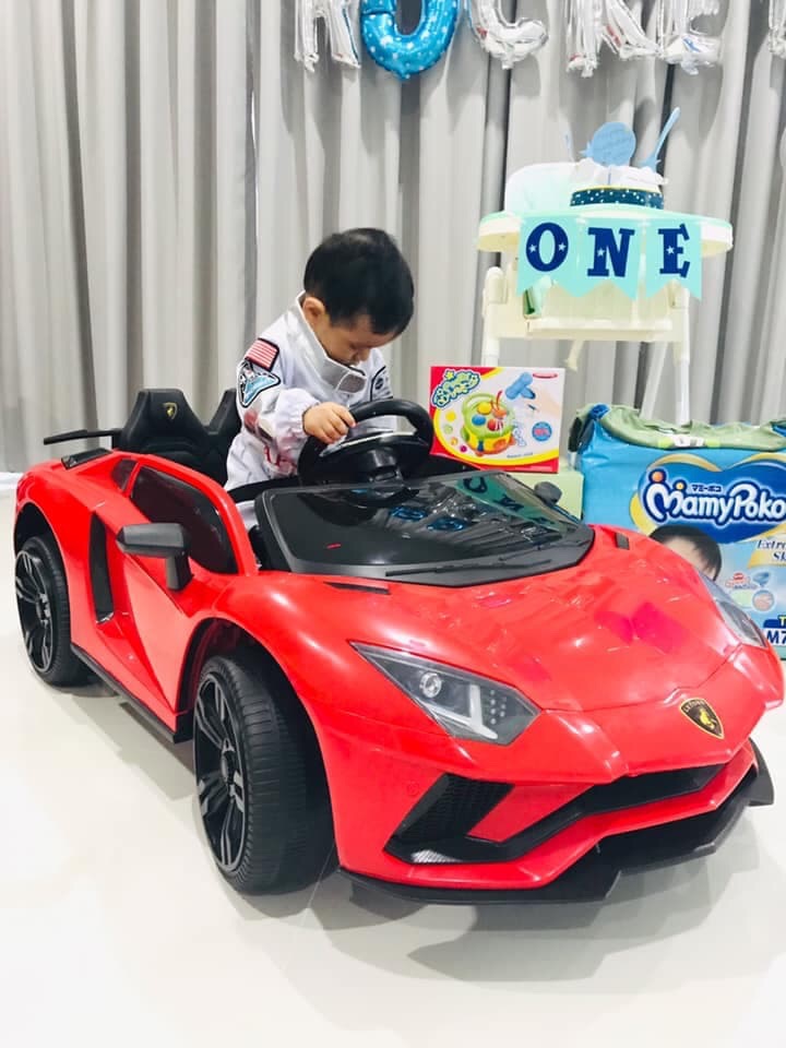 รถแลมโบกินีปีกนก 💥คันใหญ่มาก, ใช้มือถือบังคับได้, ต่อบูลทูธมือถือได้, ล้อหลังโยกได้💥(3มอเตอร์แบต12v7a, เล่นUSB, ออกตัวสมูท, ประตูมีโช้ค, มีที่ลากจูง, มีโช้ค, แถม🎤ไมโครโฟน)